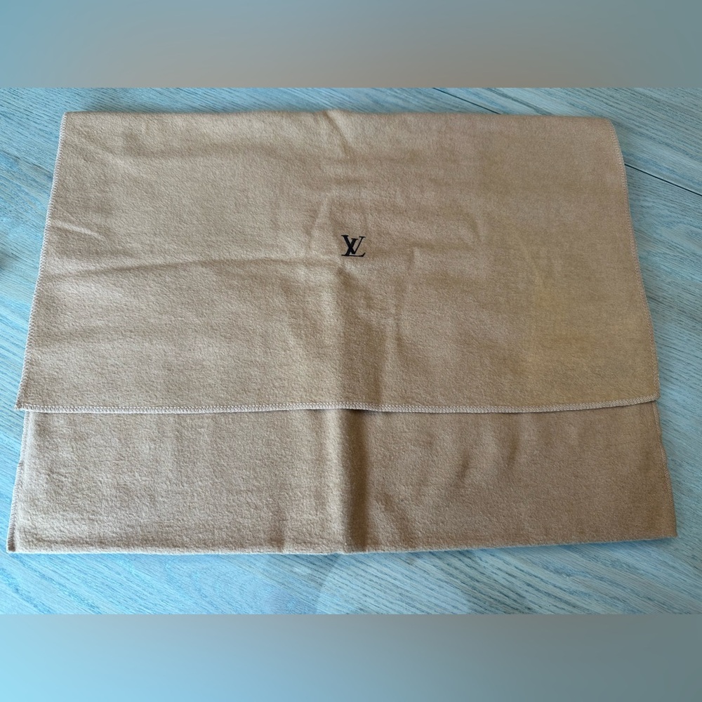 Louis Vuitton Beige Dust Cover